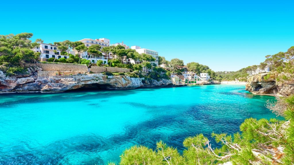 Bucht im Hochsommer auf Mallorca